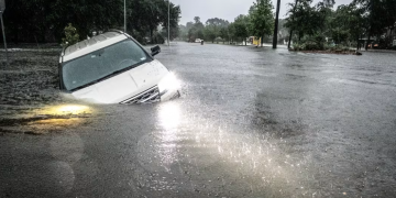 폭우로 인한 물난리난 휴스턴 ‘대피명령’